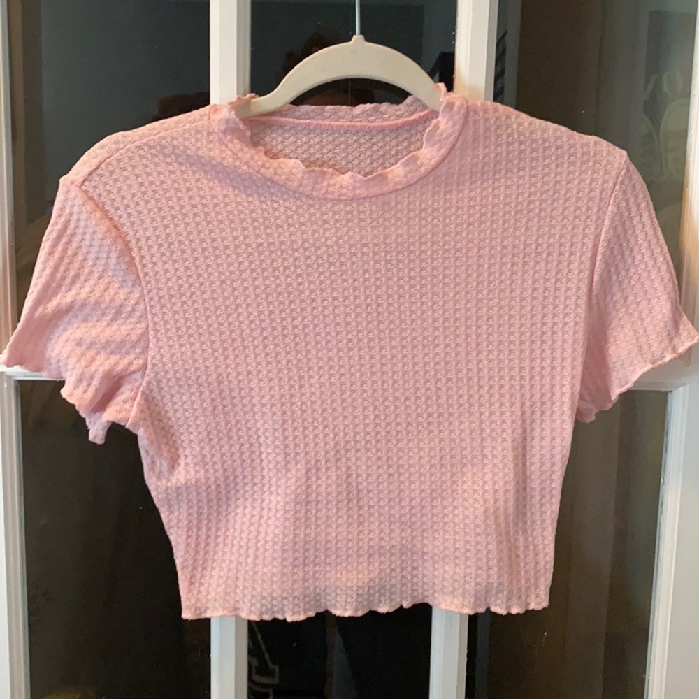 Cropped knitted ruffle shirt-stretchy